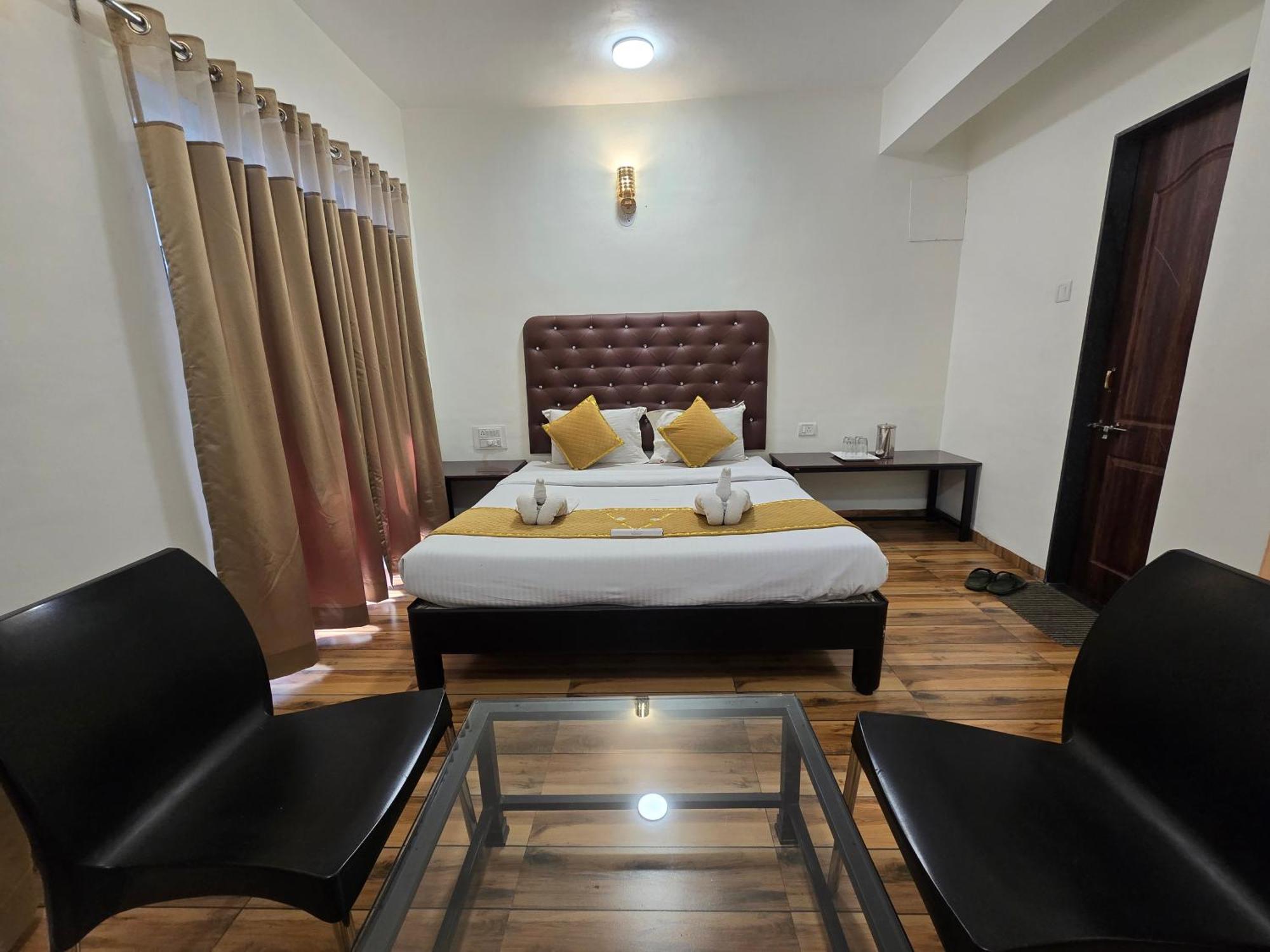 Hotel Vyankatesh & Pure Veg Restaurant Mahābaleshwar Exteriér fotografie