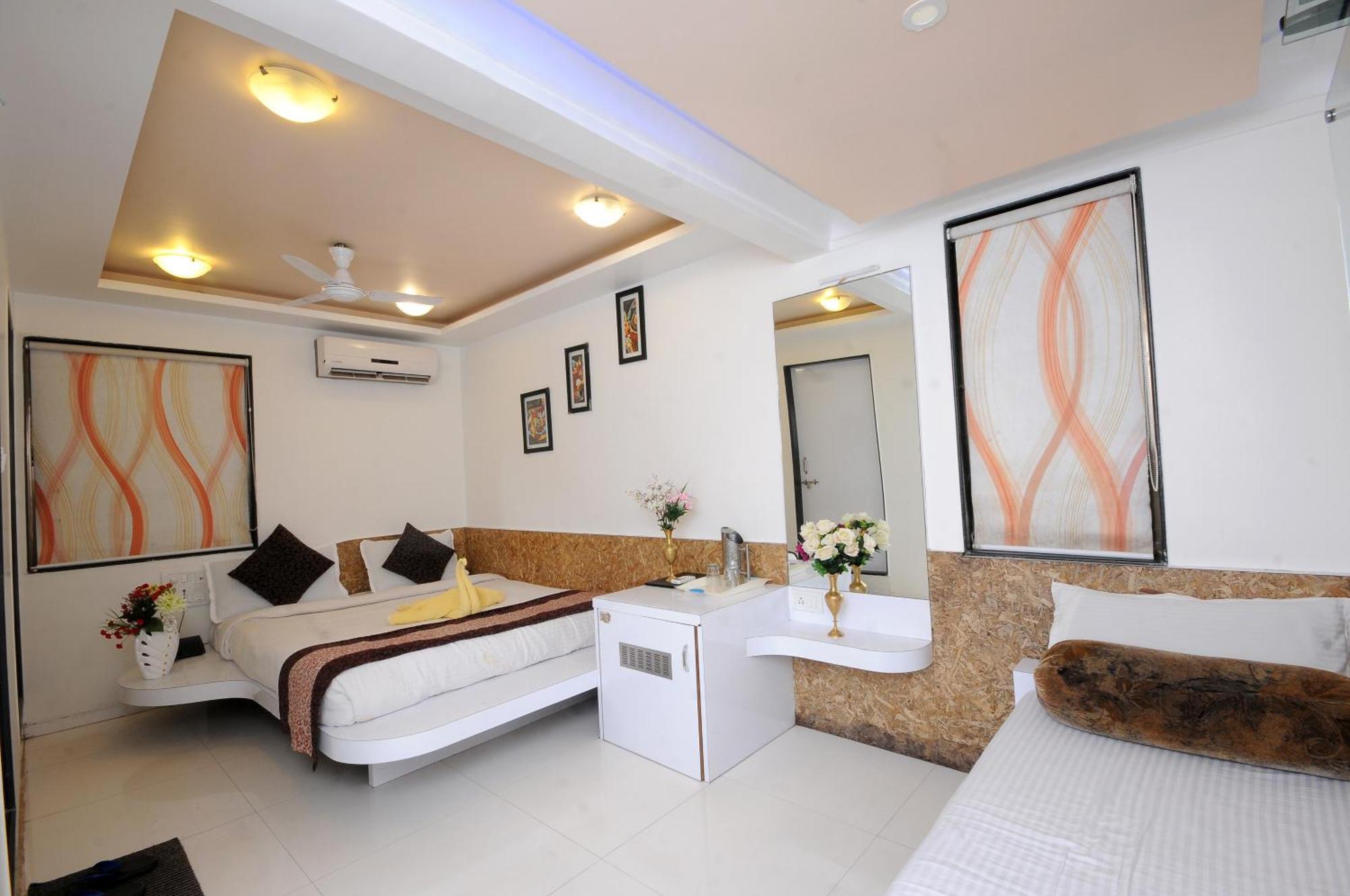 Hotel Vyankatesh & Pure Veg Restaurant Mahābaleshwar Exteriér fotografie