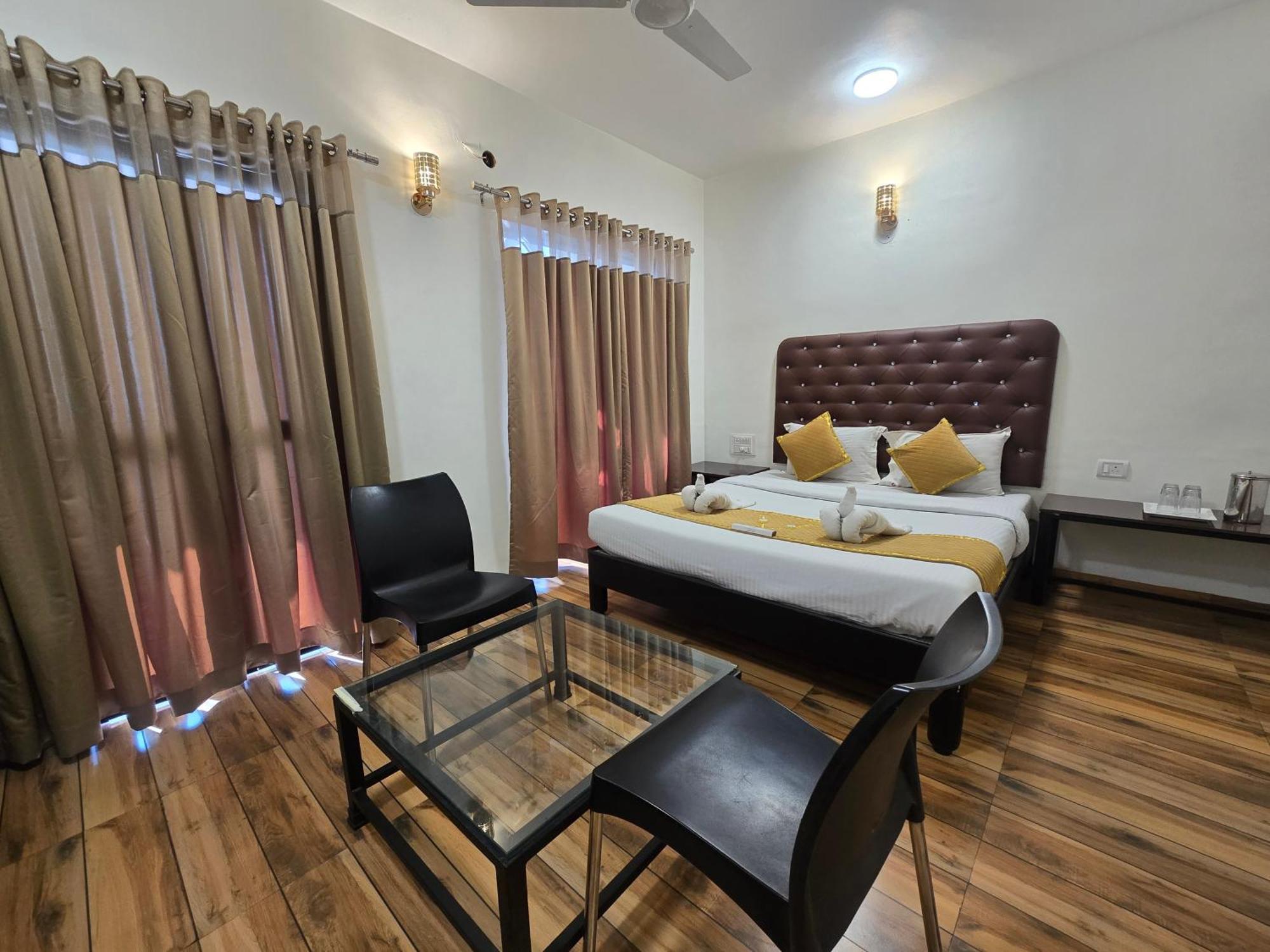 Hotel Vyankatesh & Pure Veg Restaurant Mahābaleshwar Exteriér fotografie