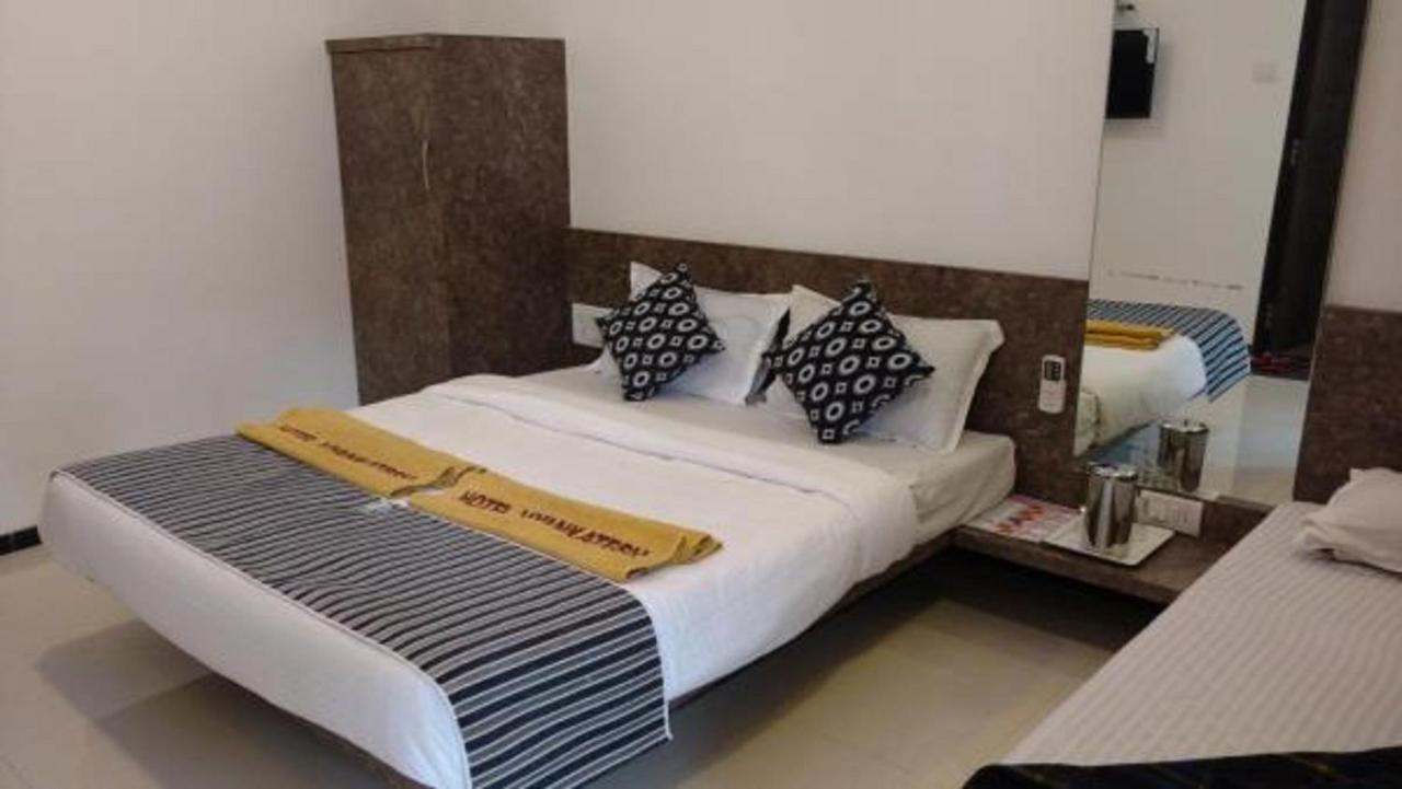 Hotel Vyankatesh & Pure Veg Restaurant Mahābaleshwar Exteriér fotografie