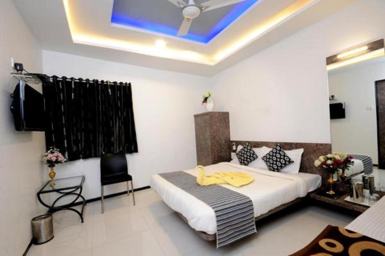 Hotel Vyankatesh & Pure Veg Restaurant Mahābaleshwar Exteriér fotografie